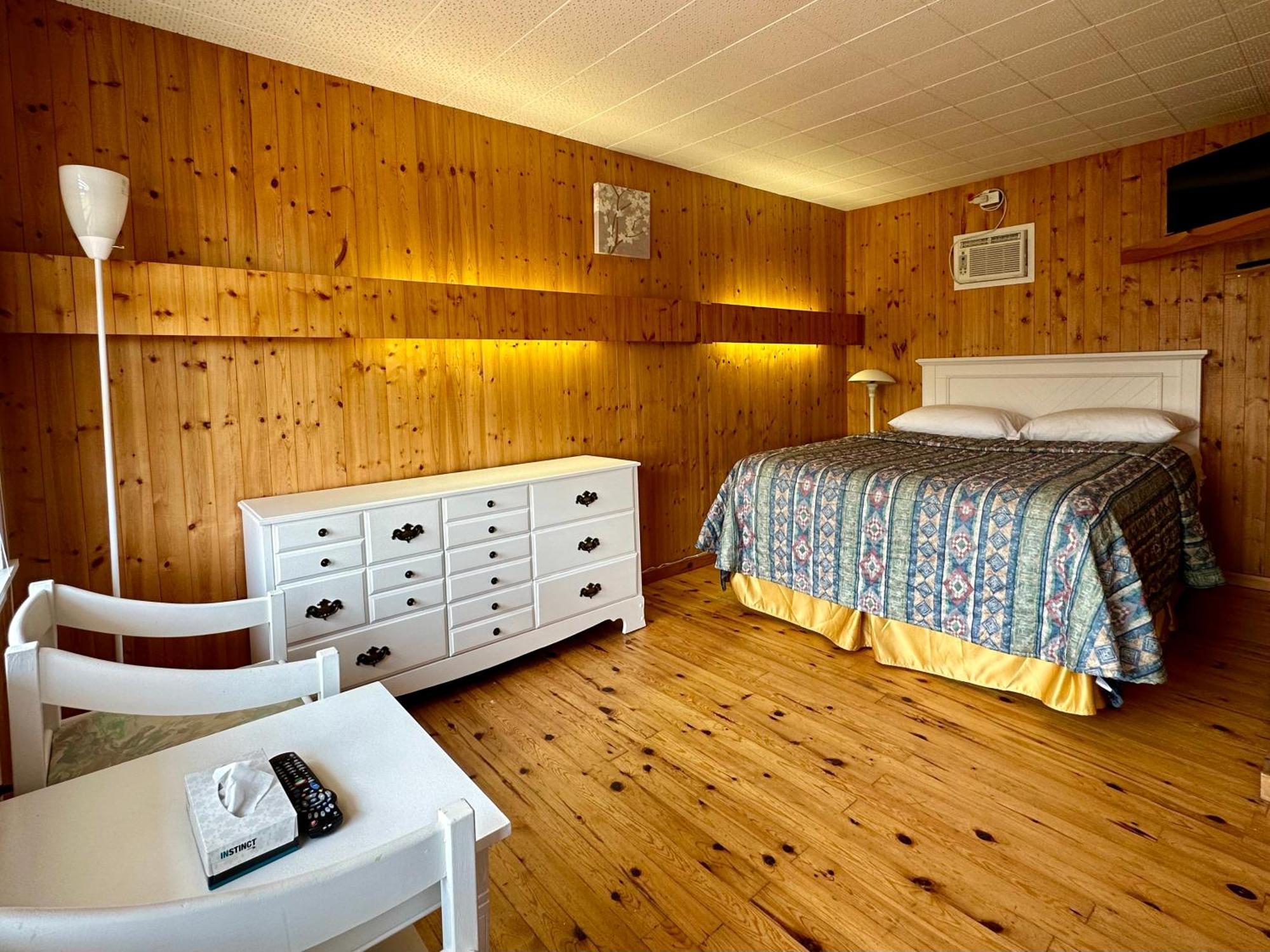 The Waterfront Motel Grand Barachois Kültér fotó